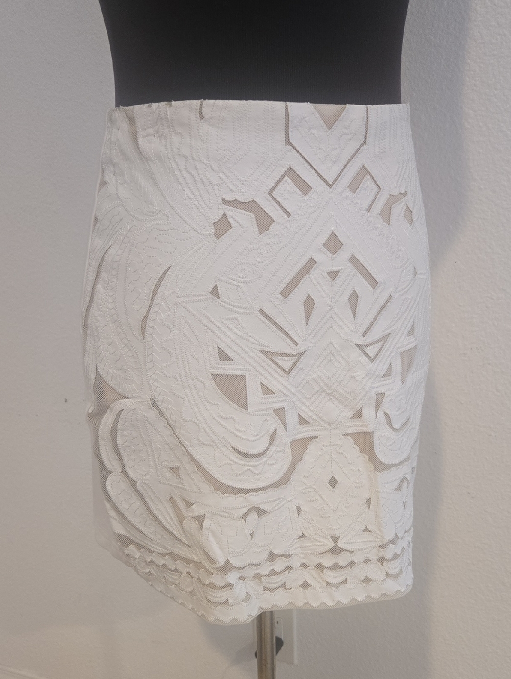 bebe White Lace Embroidered Mini Skirt